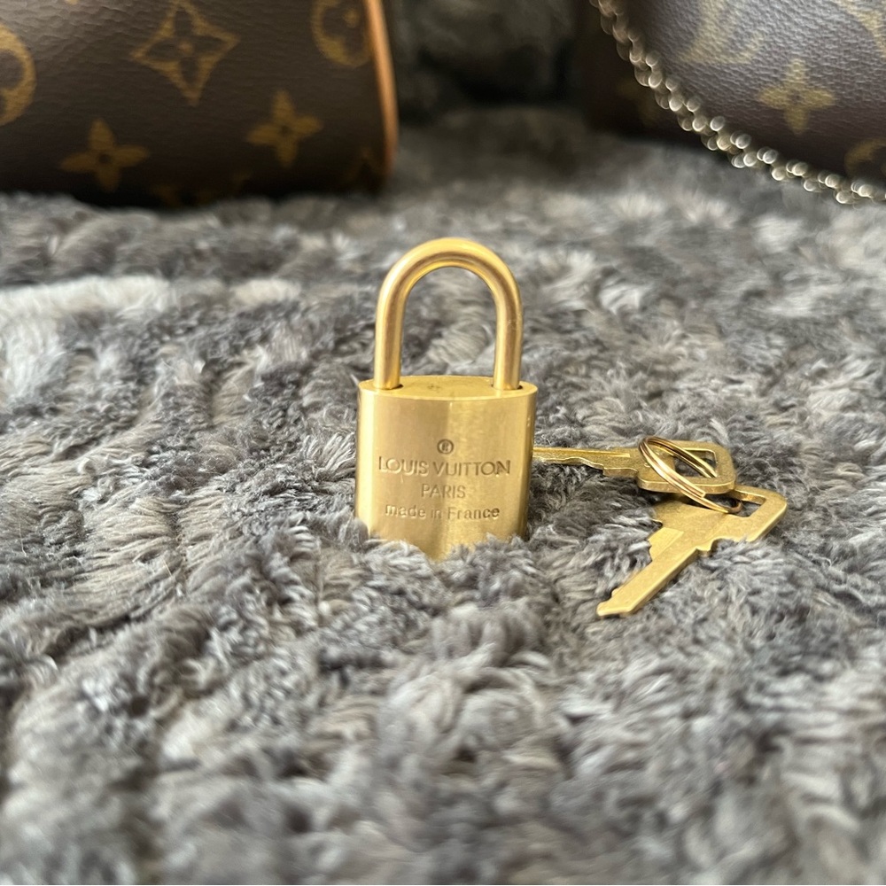 Authentic Luis Vuitton Lock And Keys - image 4